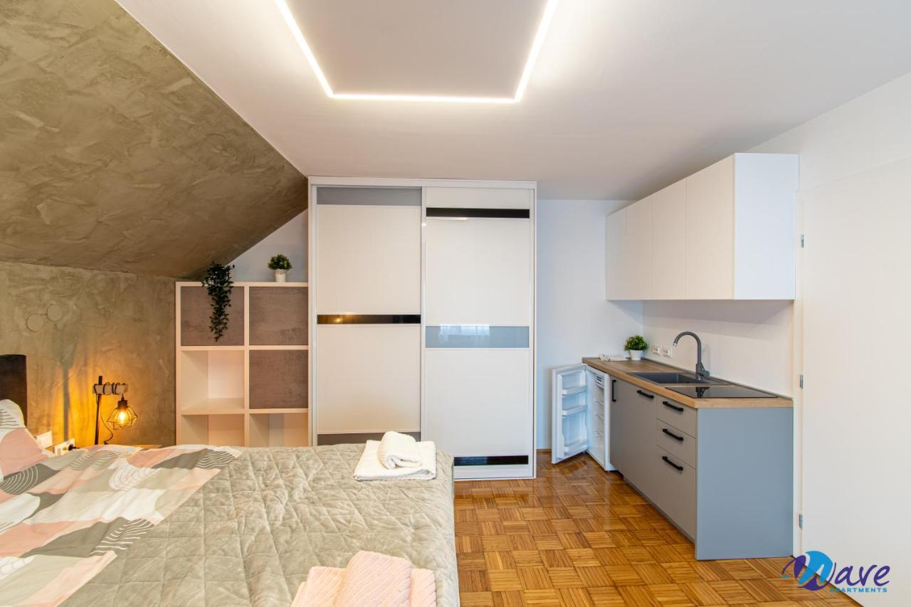Modern Apartments Wave Near The Airport ヴェリカ・ゴリツァ エクステリア 写真