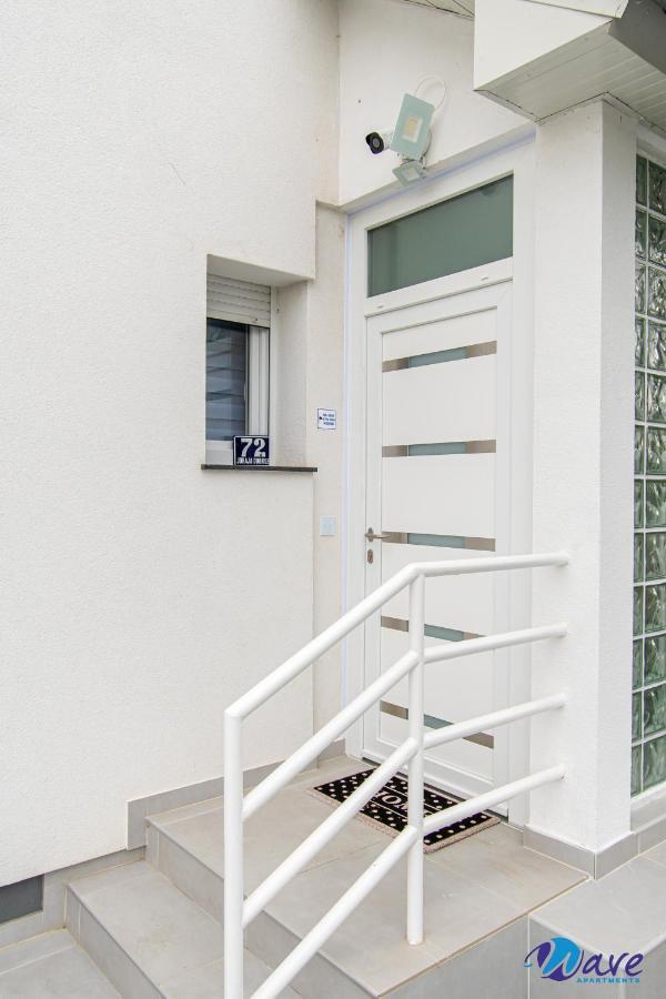 Modern Apartments Wave Near The Airport ヴェリカ・ゴリツァ エクステリア 写真